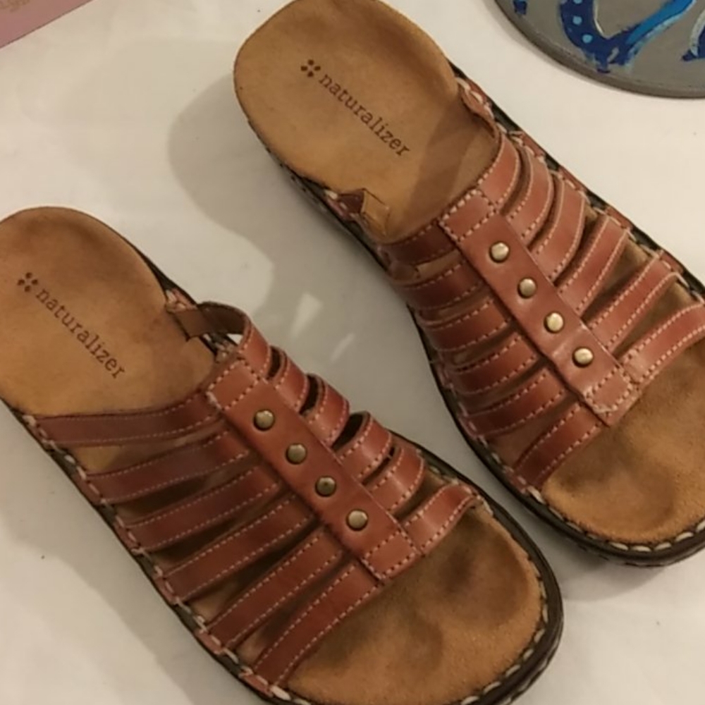 Ladies Naturalizer sandals